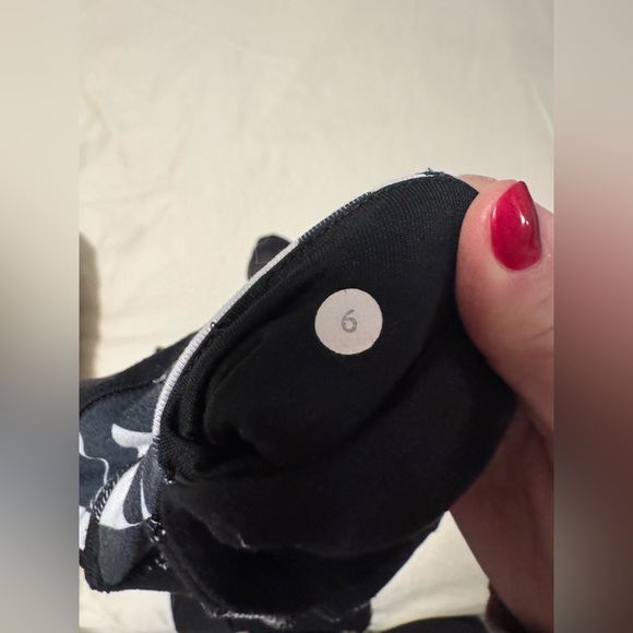 Lululemon boot cut Wunder under - Picture 2 of 3